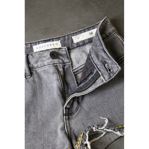 Bullhead High Rise Dark Wash Jean Shorts Size 1 - Picture 3 of 6